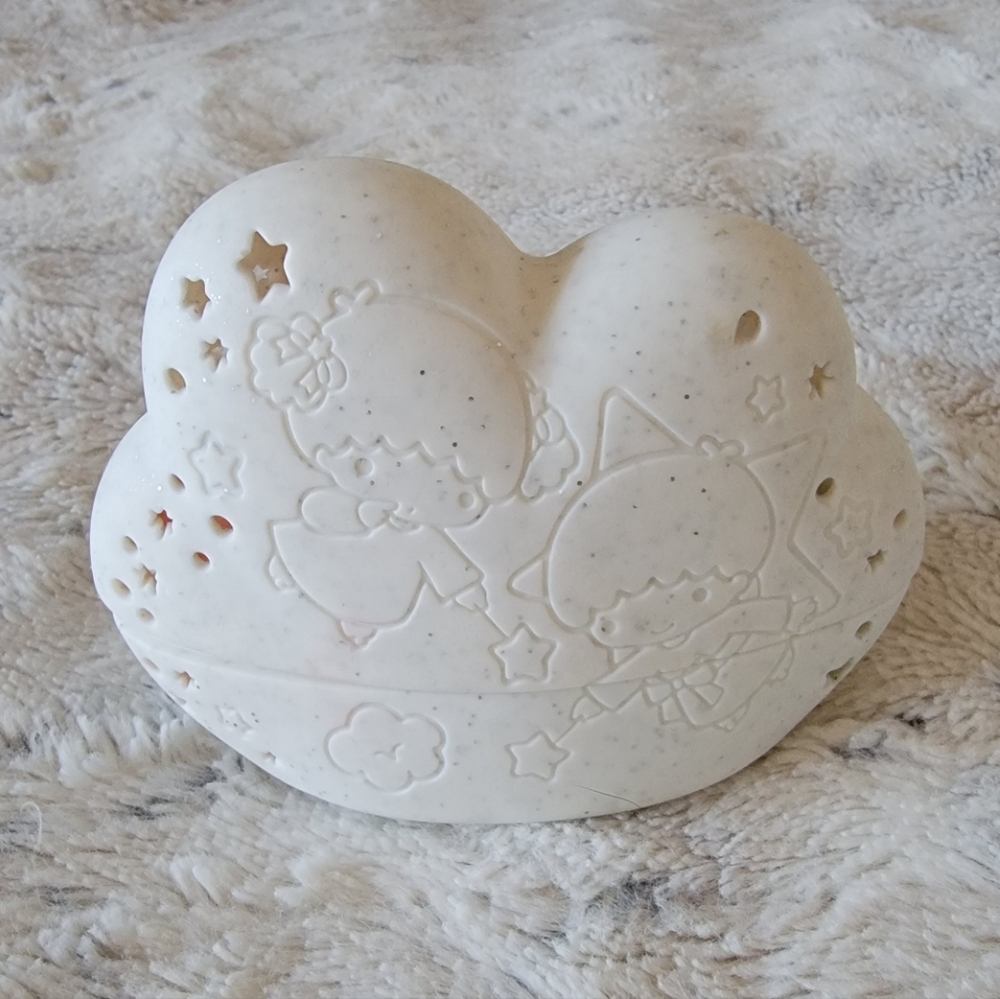 Wet n Wild Little Twin Stars Wish Upon A Cloud Sponge Case Holder & 2 Sponge Set